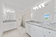 015_primary_bathroom_3_of_4
