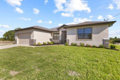 032_front_exterior